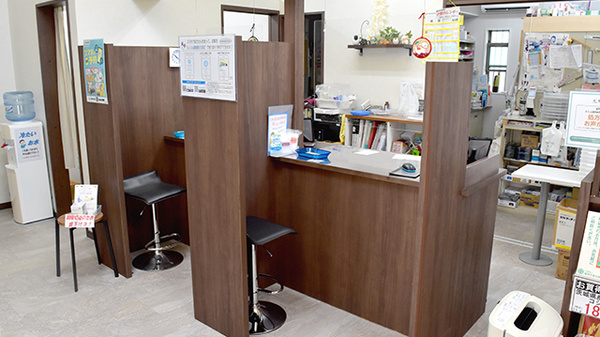 ふくじん調剤薬局　吉塚店の受付/カウンター