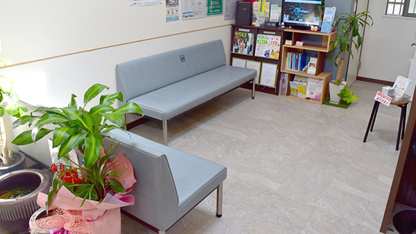 ふくじん調剤薬局　吉塚店の待合スペース
