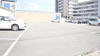 野間薬局　仲原店の駐車場