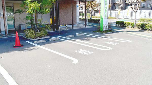 イルカ薬局古賀店の駐車場