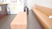 薬親会薬局別府店の待合スペース