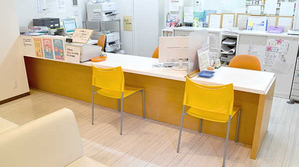イルカ薬局百道店の受付/カウンター