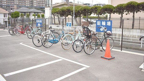 野間薬局　マリナ通り店の駐輪場