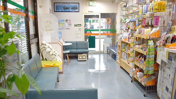 太陽薬局渡辺通店の待合スペース