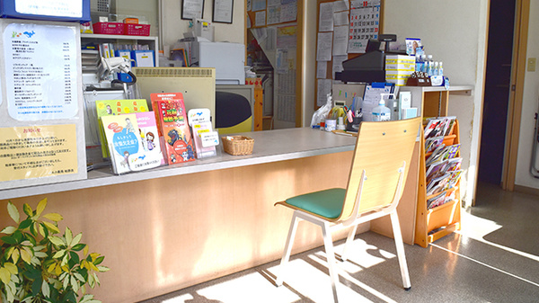 イルカ薬局柏原店の受付/カウンター