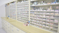 野間薬局　下大利店の薬棚