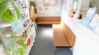 ドリーム調剤薬局の待合スペース