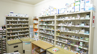 ドリーム調剤薬局の薬棚