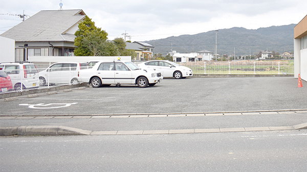 ゆうりん薬局の駐車場