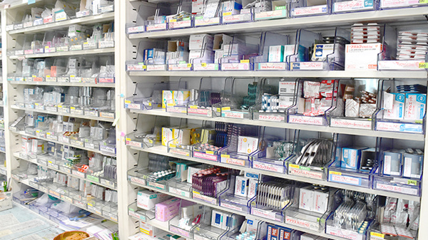 グレイス調剤薬局の薬棚