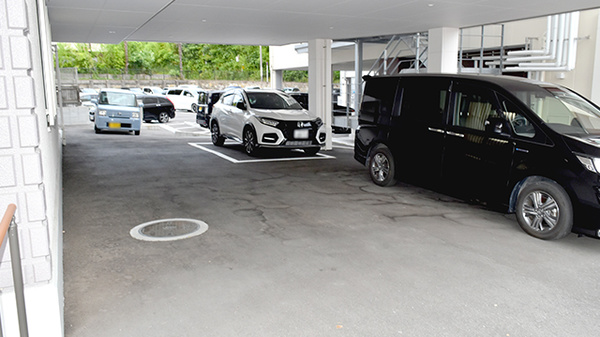 マイルド薬局　西町店の駐車場