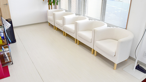 マイルド薬局バイパス通りの待合スペース