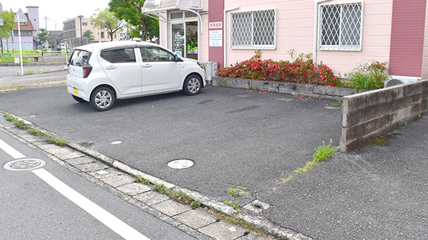 株式会社河上薬局の駐車場