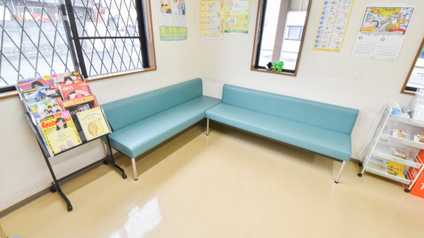 田川さのよい薬局の待合スペース