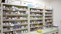 柳町調剤薬局の薬棚
