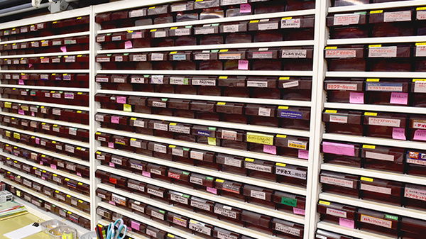 やまぐち薬局大和川上店の薬棚