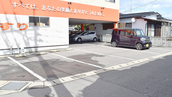 やまぐち薬局嘉瀬扇町店の駐車場