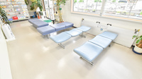 ひまわり薬局の待合スペース