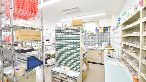 ひまわり薬局の調剤室