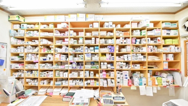 みつば調剤薬局山祇店の薬棚