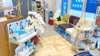 諫早駅前薬局の待合スペース