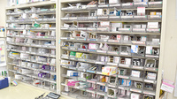 もろおか薬局幸町店の薬棚