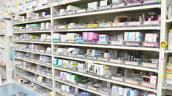 グリーン薬局下南部店の薬棚