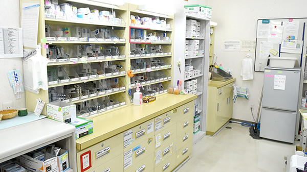 あらおシティ薬局の調剤室