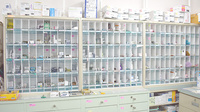 城南薬局の薬棚