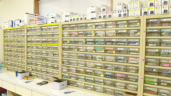 ブンゴヤ薬局　横瀬店の薬棚