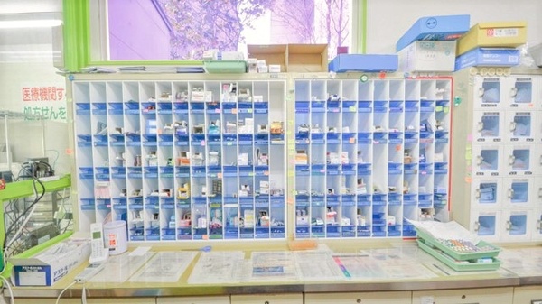 すみよし調剤薬局の薬棚