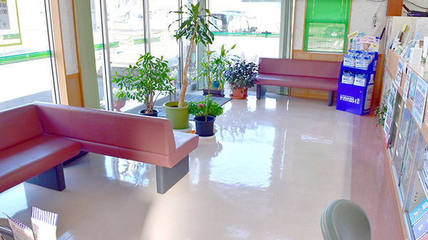 わかくさ薬局の待合スペース