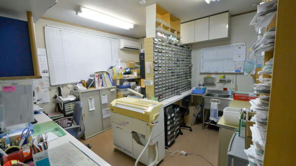 愛健調剤薬局の調剤室