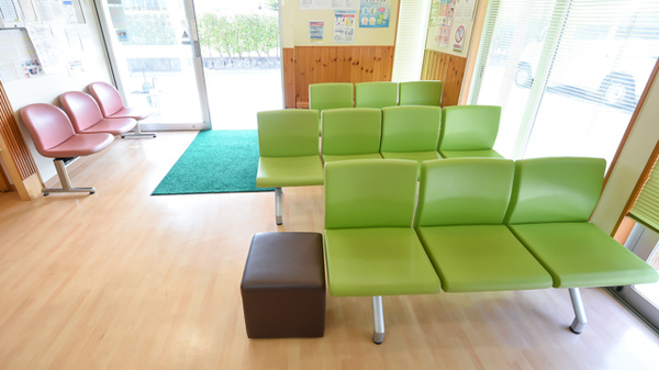 ハロー薬局大町店の待合スペース