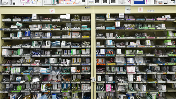 ハロー薬局大町店の薬棚