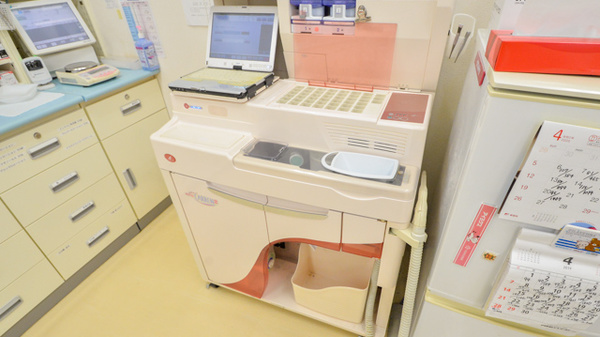 ひまわり高岡薬局の調剤器具