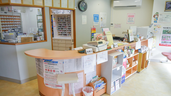 ハロー薬局本郷店の受付/カウンター