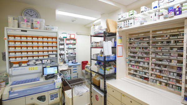 ハロー薬局本郷店の調剤室