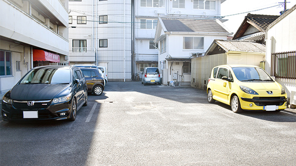 さとかん薬局　山月店の駐車場