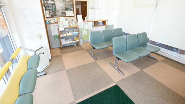 ハロー薬局大貫店の待合スペース