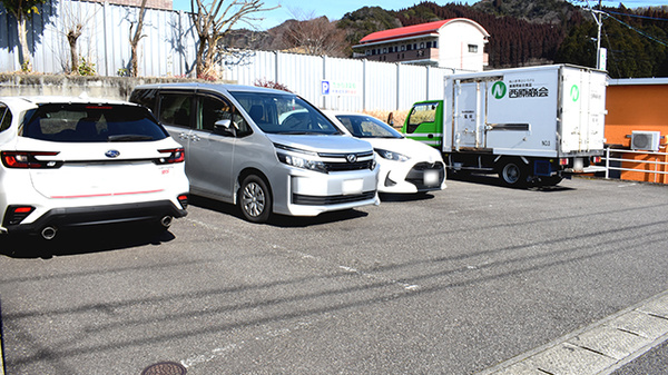 たかちほ薬局の駐車場