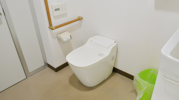若葉薬局のお手洗い