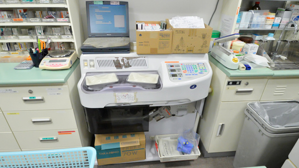 若葉薬局の調剤器具