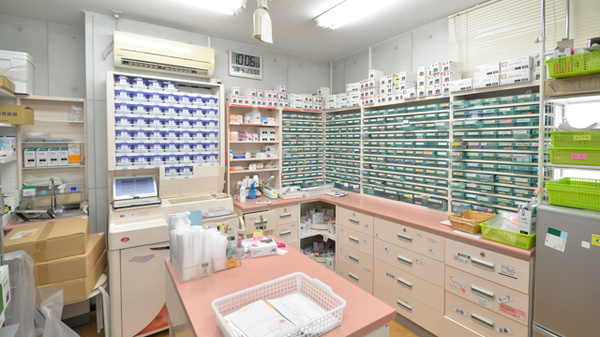 マハロ薬局の調剤室