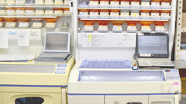 大信薬局　上川内店の調剤器具