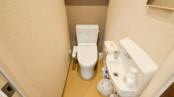 にしせんごく薬局のお手洗い