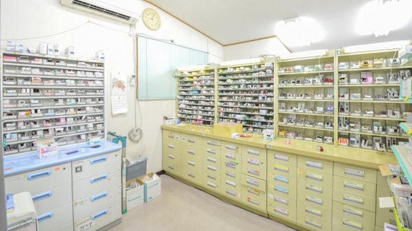 あけぼの薬局の調剤室