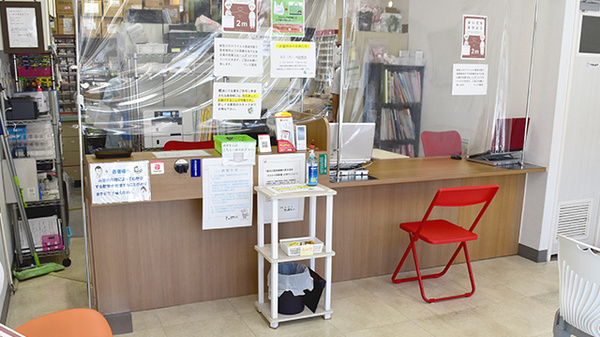てぃだ薬局の受付/カウンター