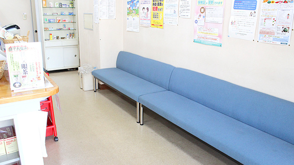 秩父薬剤師会調剤センター日野田薬局の待合スペース