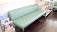 布水あおば薬局の待合スペース